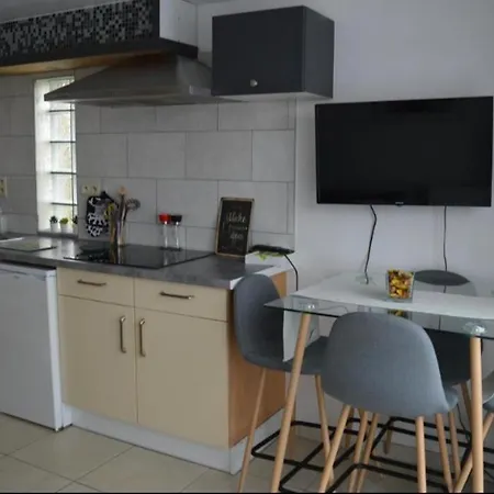 Independant 19 B Apartment